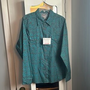 Wrangler Women’s Pearl Snap Shirt